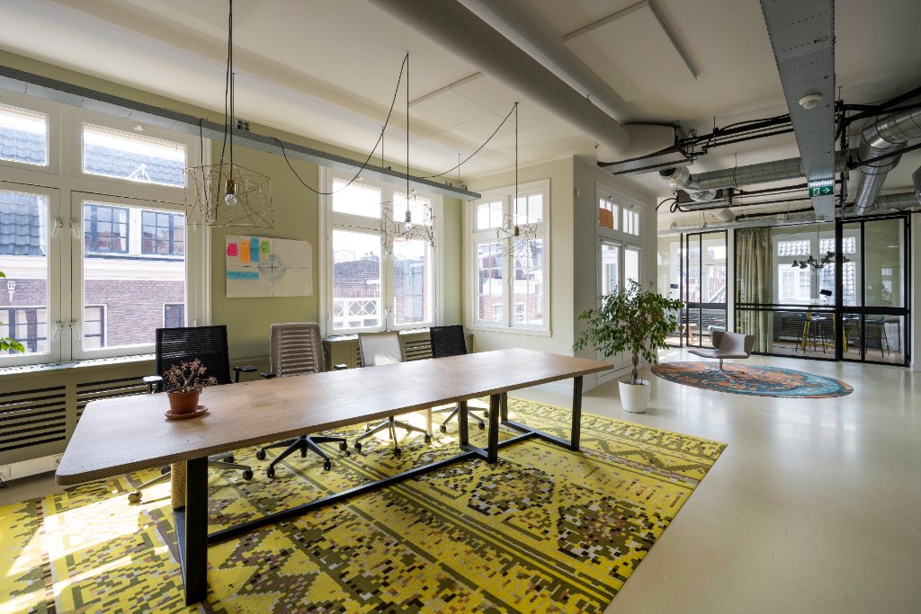NLDS9 tweede verdieping vergaderzone — overleg en samenwerking Amsterdam kantoor