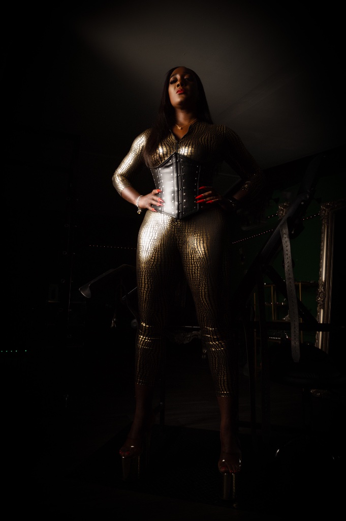 London Dominatrix Mistress Lorraine - Gallery 87