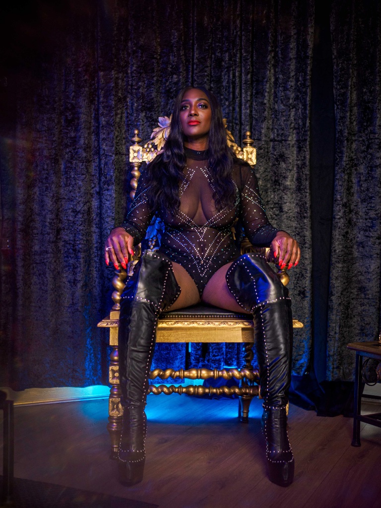London Dominatrix Mistress Lorraine - Gallery 31