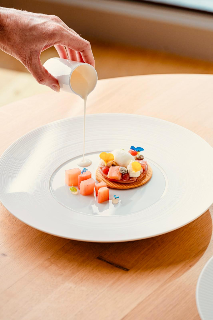 Rhubarbe et sauce crémeuse