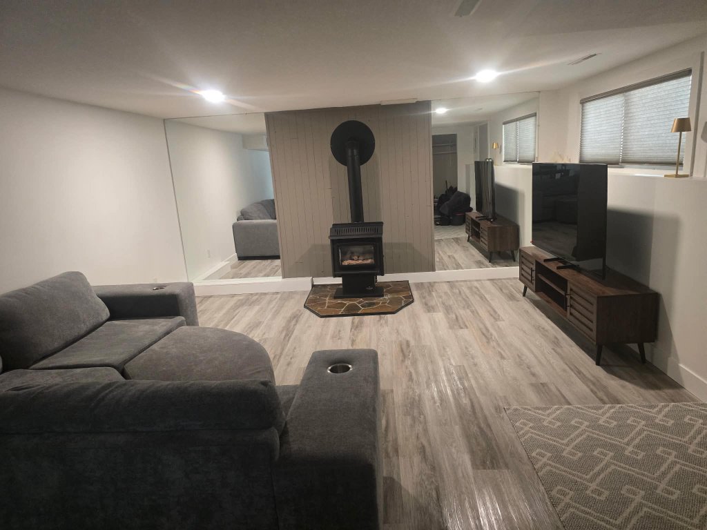 Clean basement living room after professional cleaning Lethbridge AB
