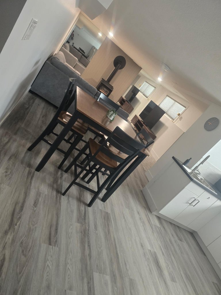 Clean dining room after professional cleaning Lethbridge