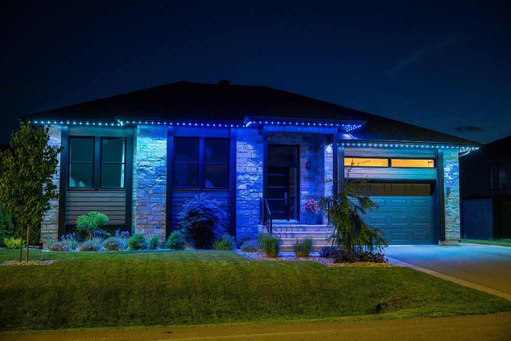 Smart permanent LED Christmas holiday lighting Gatineau Ottawa