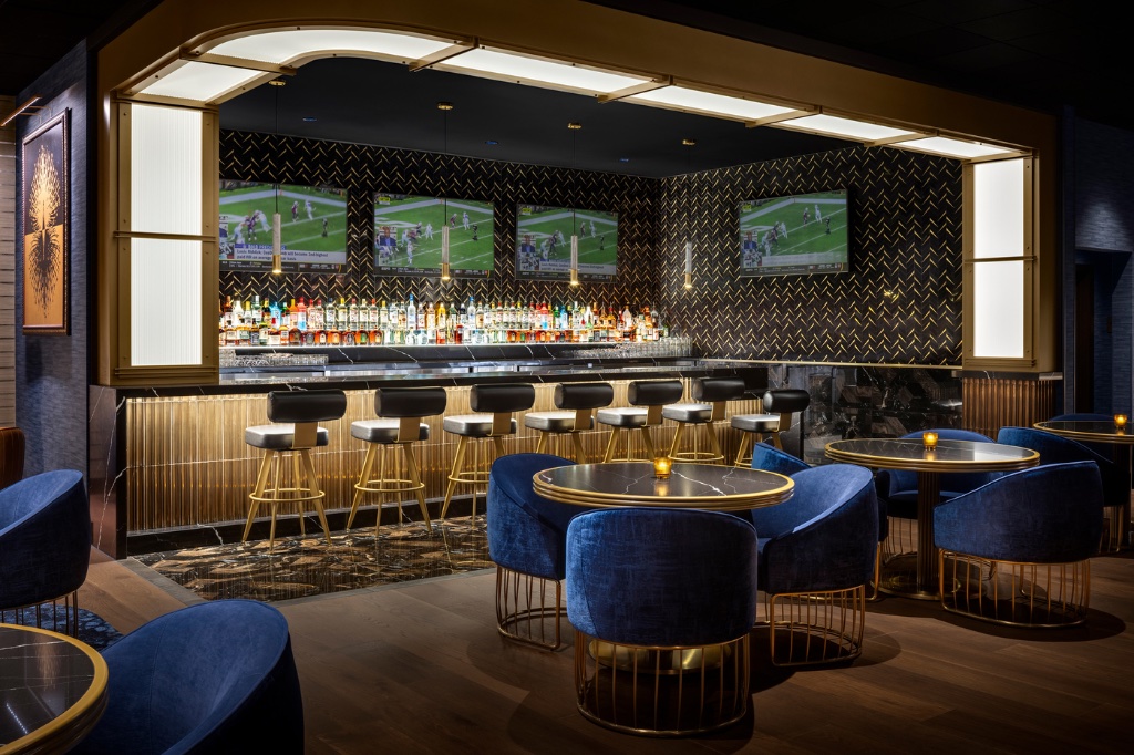 Cocktail Lounge