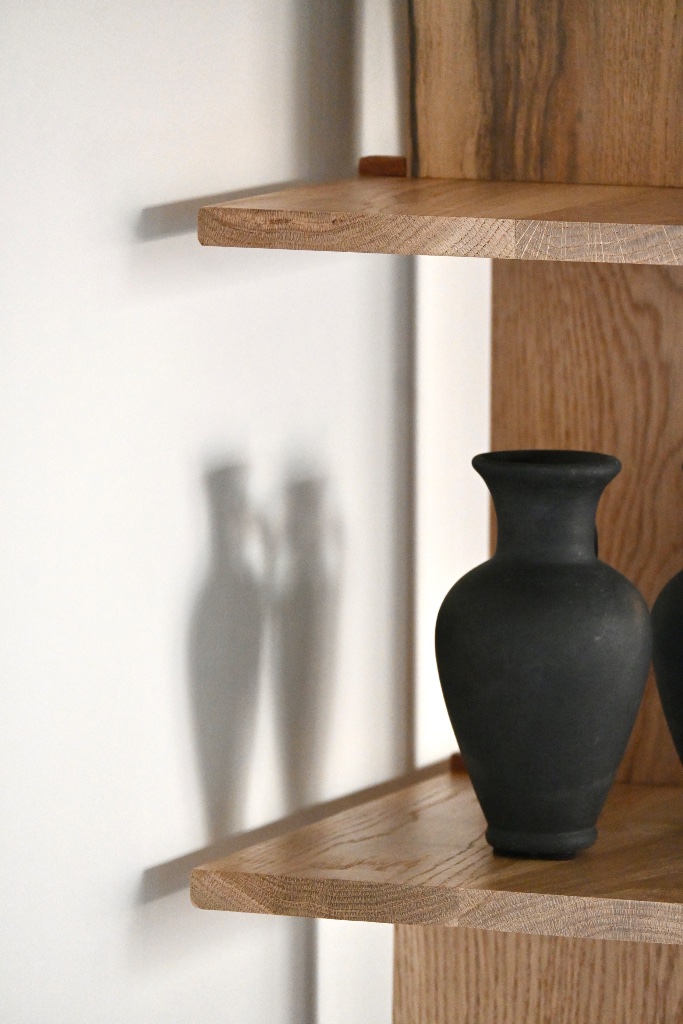 Shelf detail