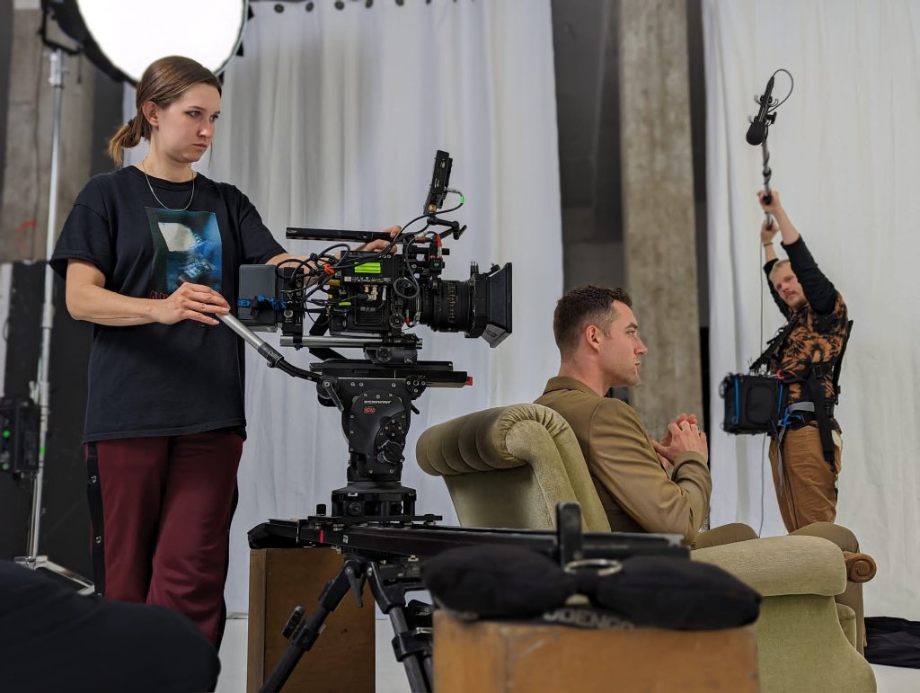 Runaways BTS 11