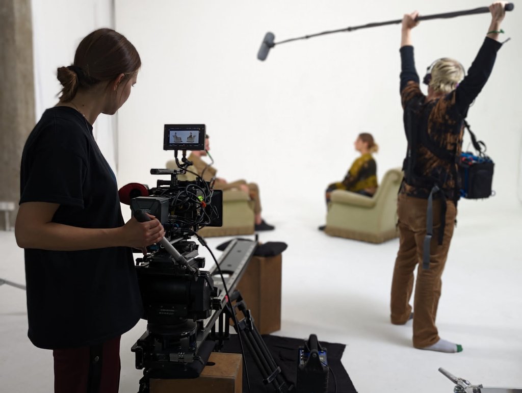 Runaways BTS 10