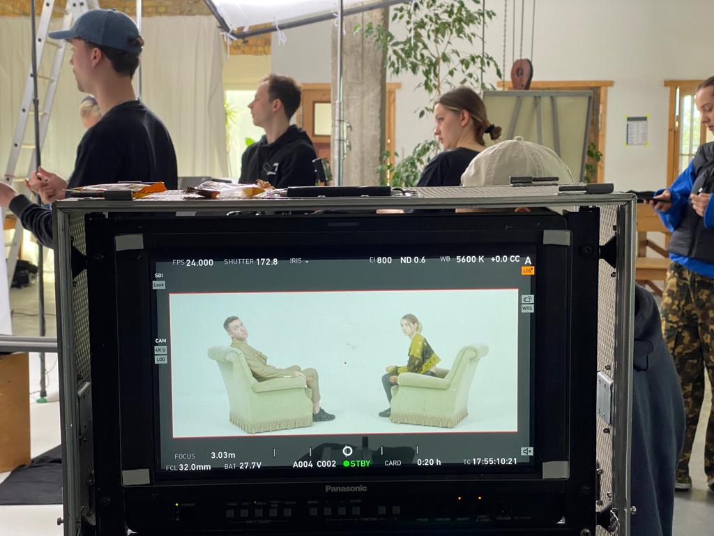 Runaways BTS 23