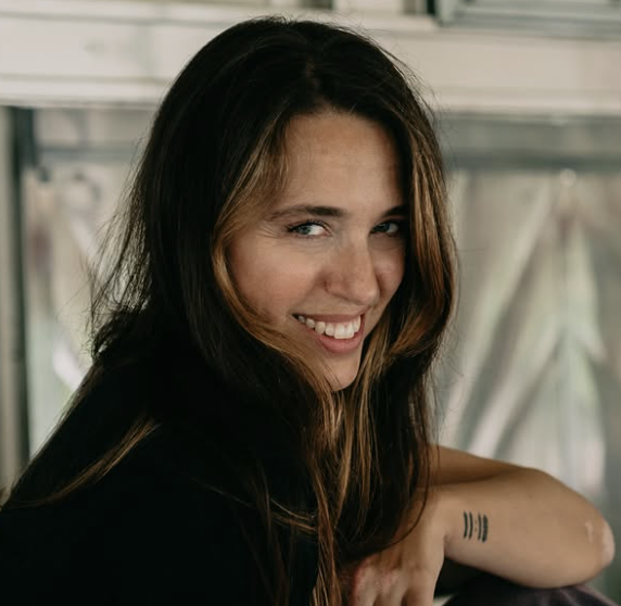 Nicole Iustolin