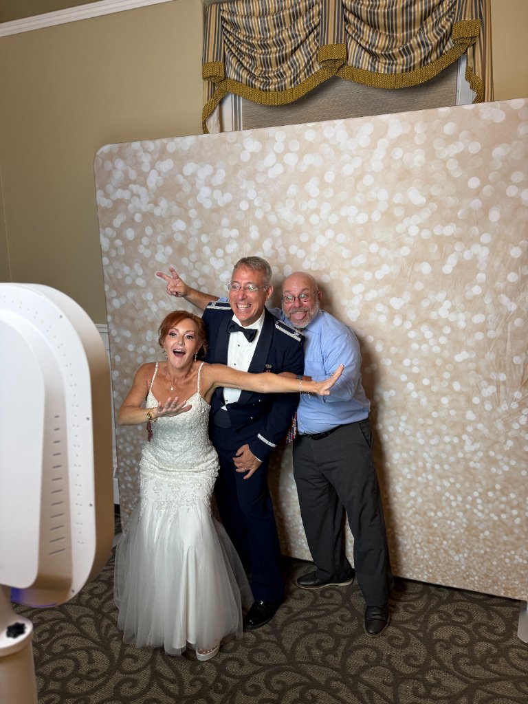 Photo booth experience wedding