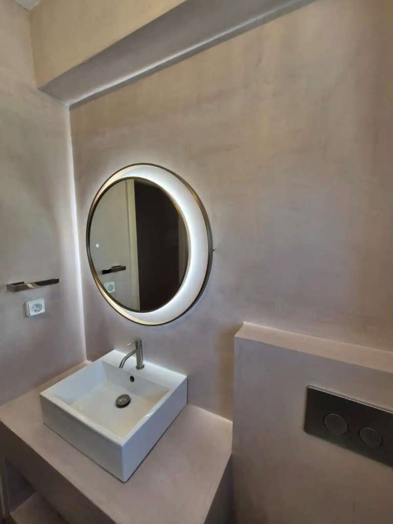 Bathroom with Mirror