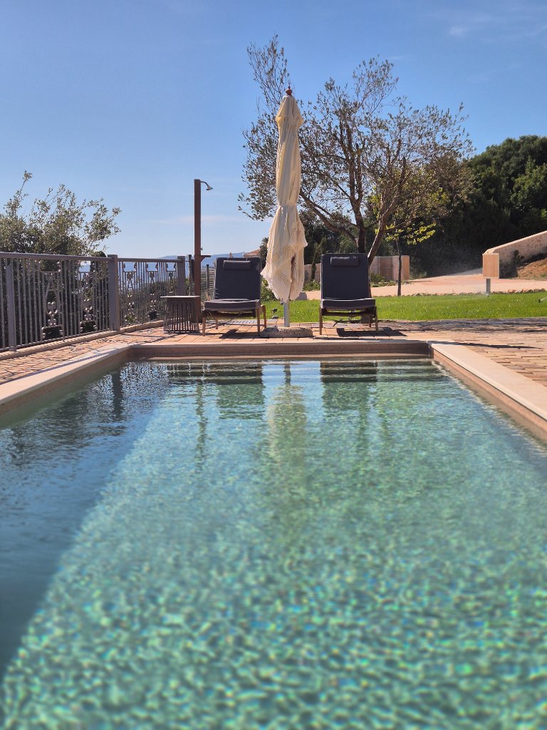 Villa pool