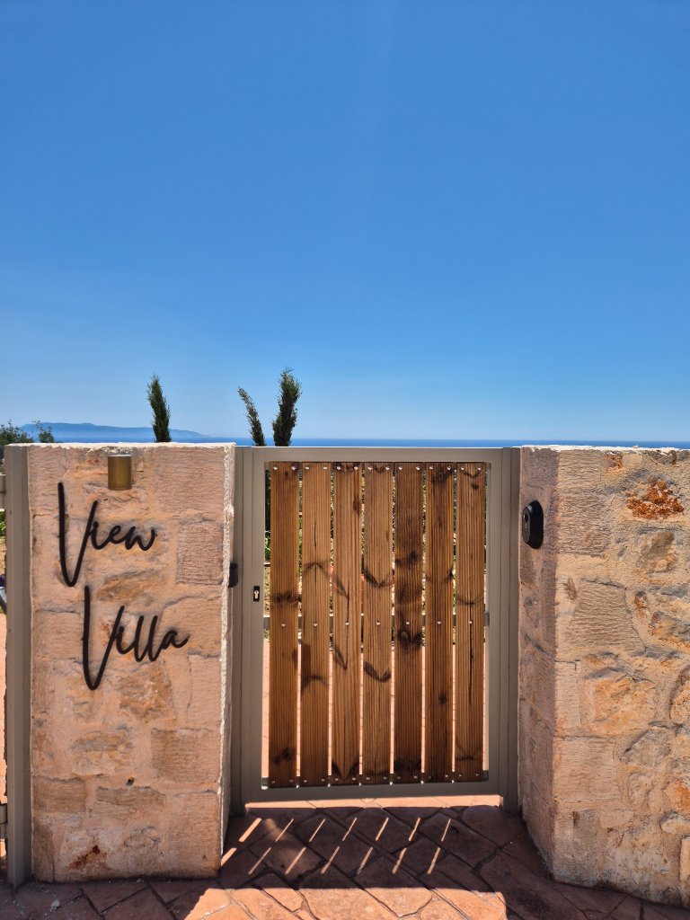 View Villa Gate