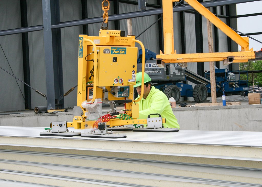 IMP - Lifter Positioned on Panel