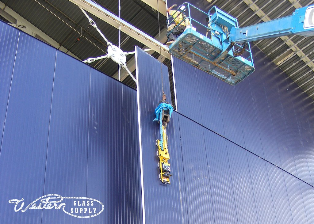 IMP - Indoor Blue Wall Lift