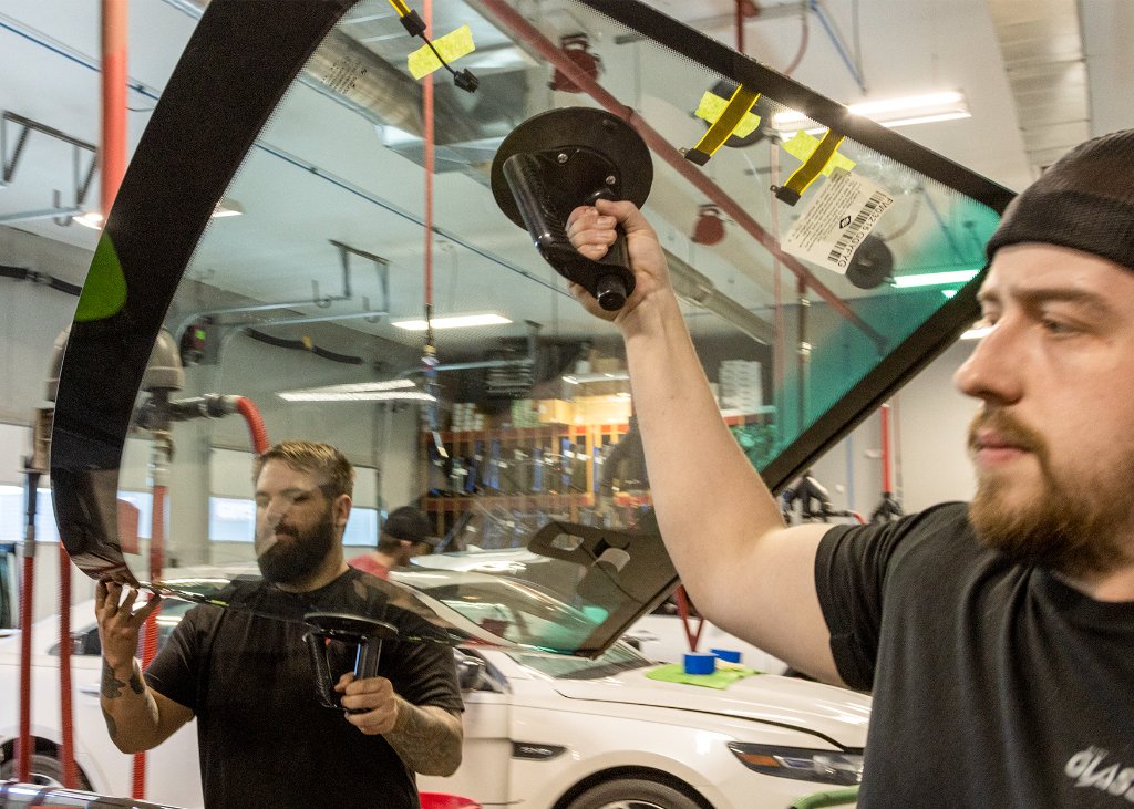 Auto Glass - WPG Cup Curved Windshield