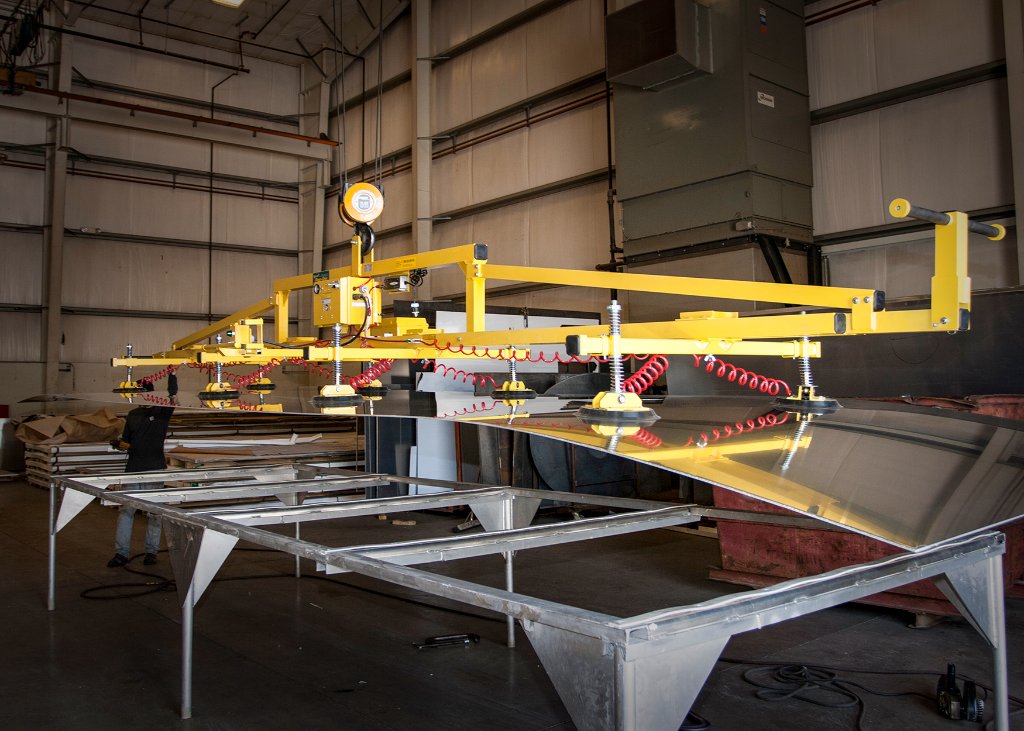 GMH - Large Metal Sheet Crane Lift