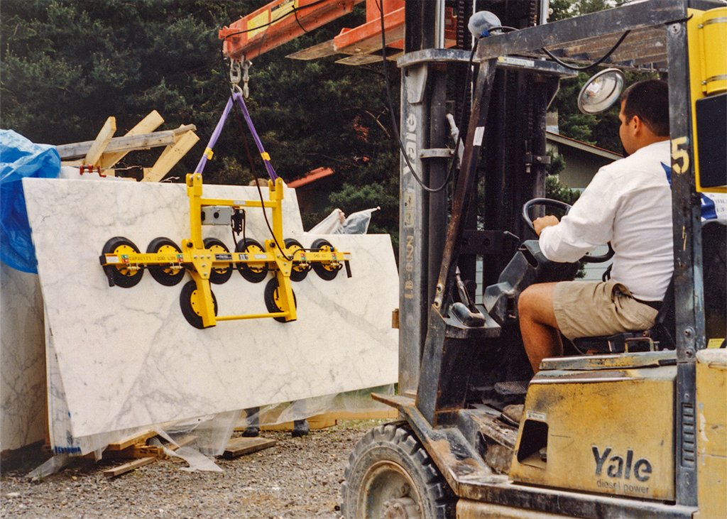 WPG MT8 - Forklift Stone Lift