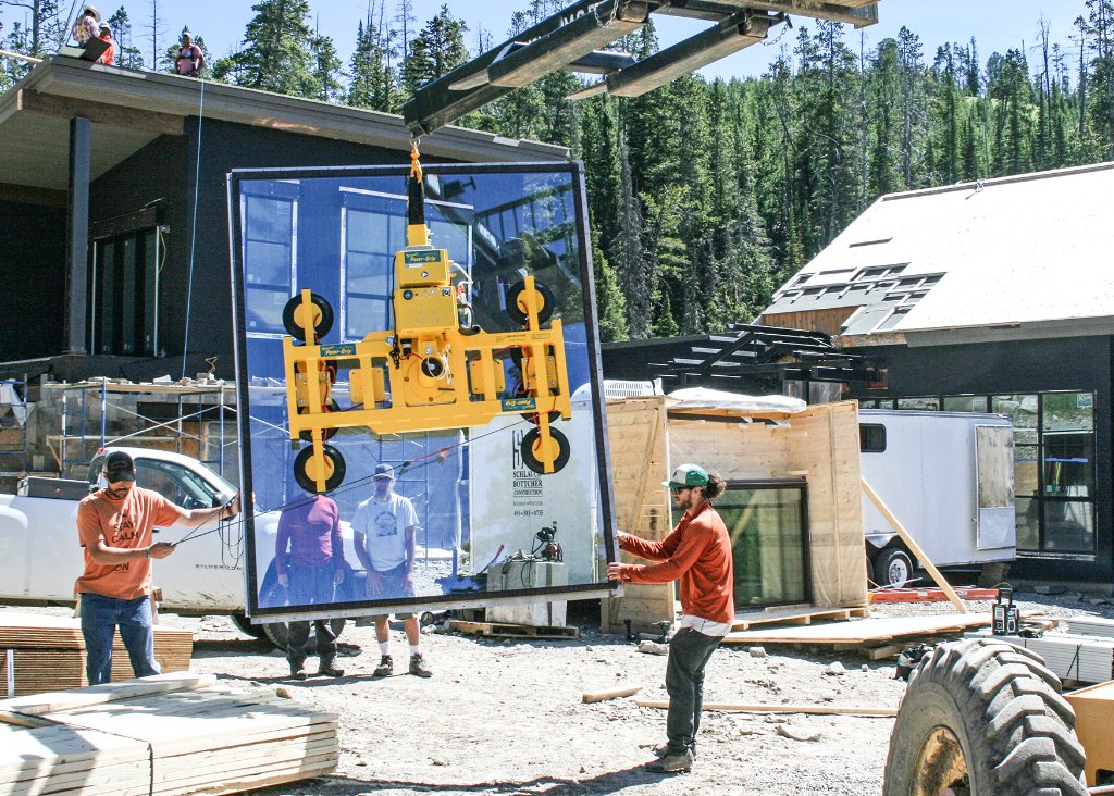 Crane Glass Lift - Outdoor