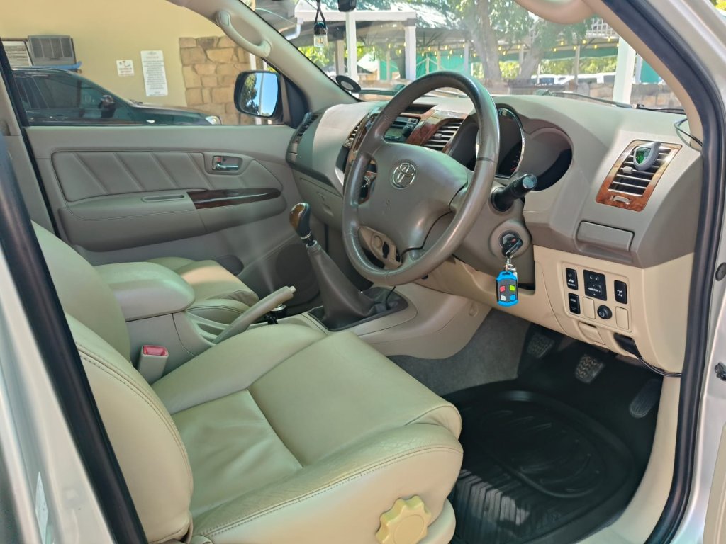 Interior Clean – Dashboard Detail