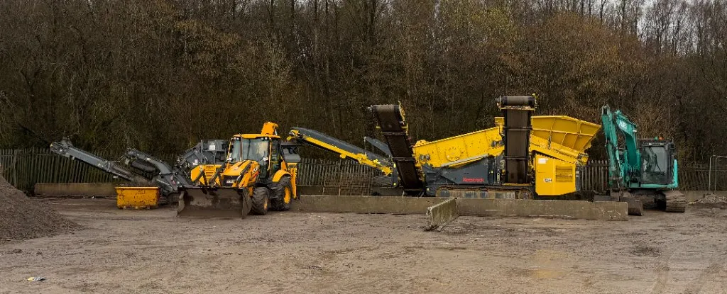 Rubblemaster RM70 mobile impact crusher and Keestrack K4 screener hired across South Wales for on-site material processing