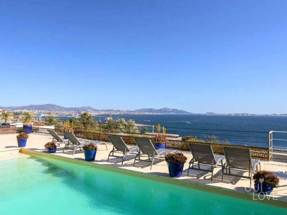 Heiratsantrag in den marseillaischen Suiten - Jacuzzi 9