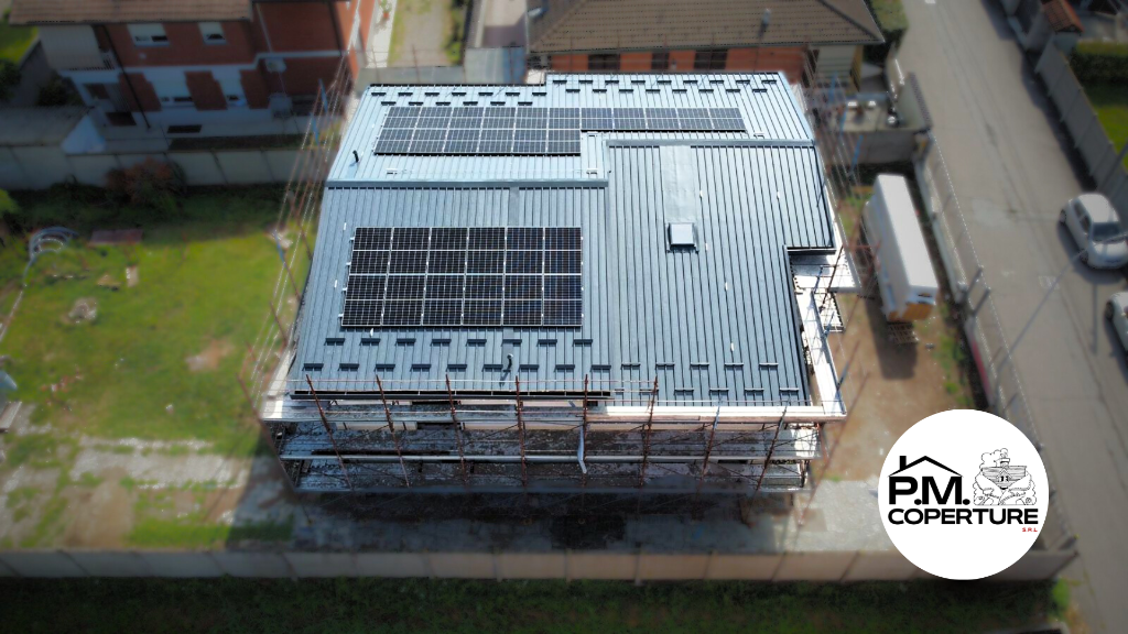 Rimozione amianto e copertura con fotovoltaico — Casorezzo (MI), 2023
