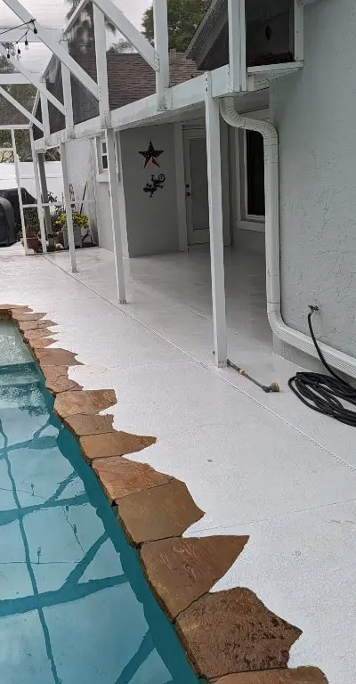 Screened lanai pool enclosure washing