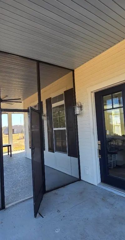 Screened enclosure before cleaning